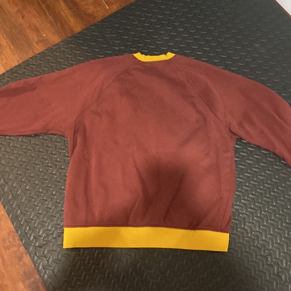 Levi’s large crew neck - Picture 2 of 3